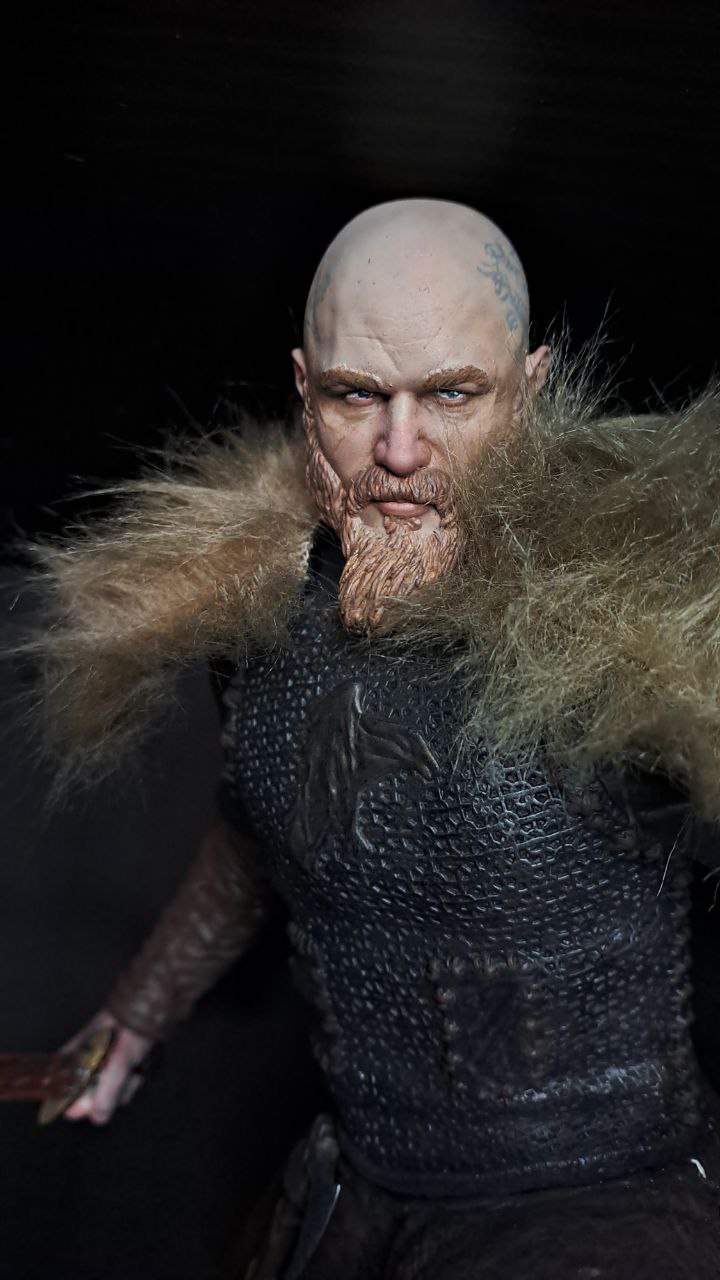 Ragnar Lothbrok Figure